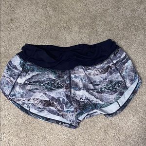 lululemon Speed up short 2.5